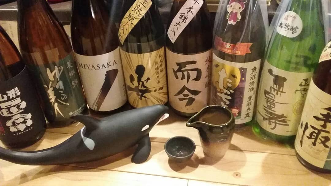 日本酒新しく入荷しました！

お気に入りだったり気になる日本酒あるんじゃないでしょうか？

いつの間にか無くなってた何てこともあるので、是非お早めのご来店を！