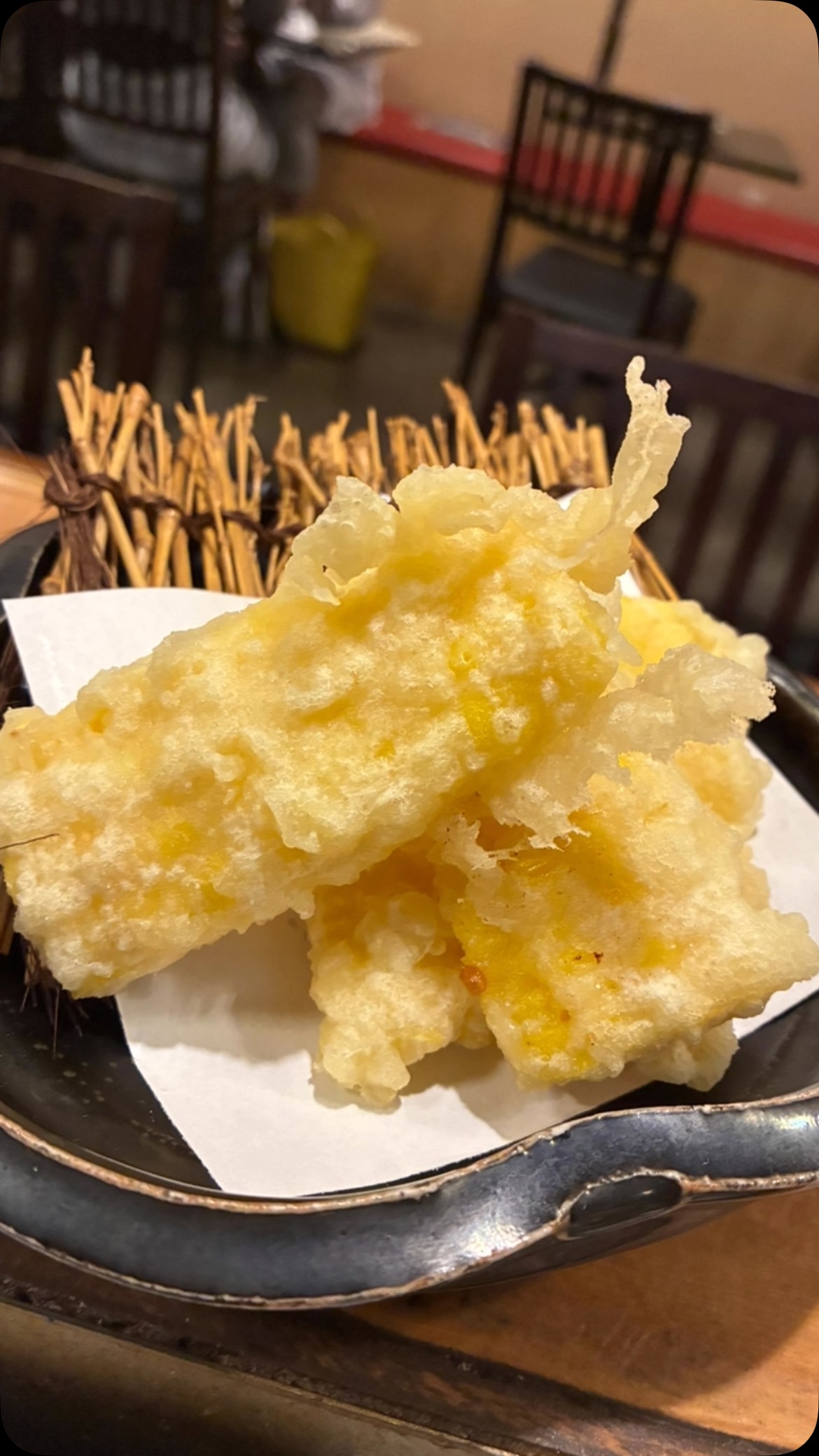 夏ですね️
黄色くて甘いヤツ️とうもろこし来ました
この間までヤングだったのにもうこのサイズとは
天ぷらにしましたのでぜひ塩と日本酒で食べ合わせて見てください
     
 #
