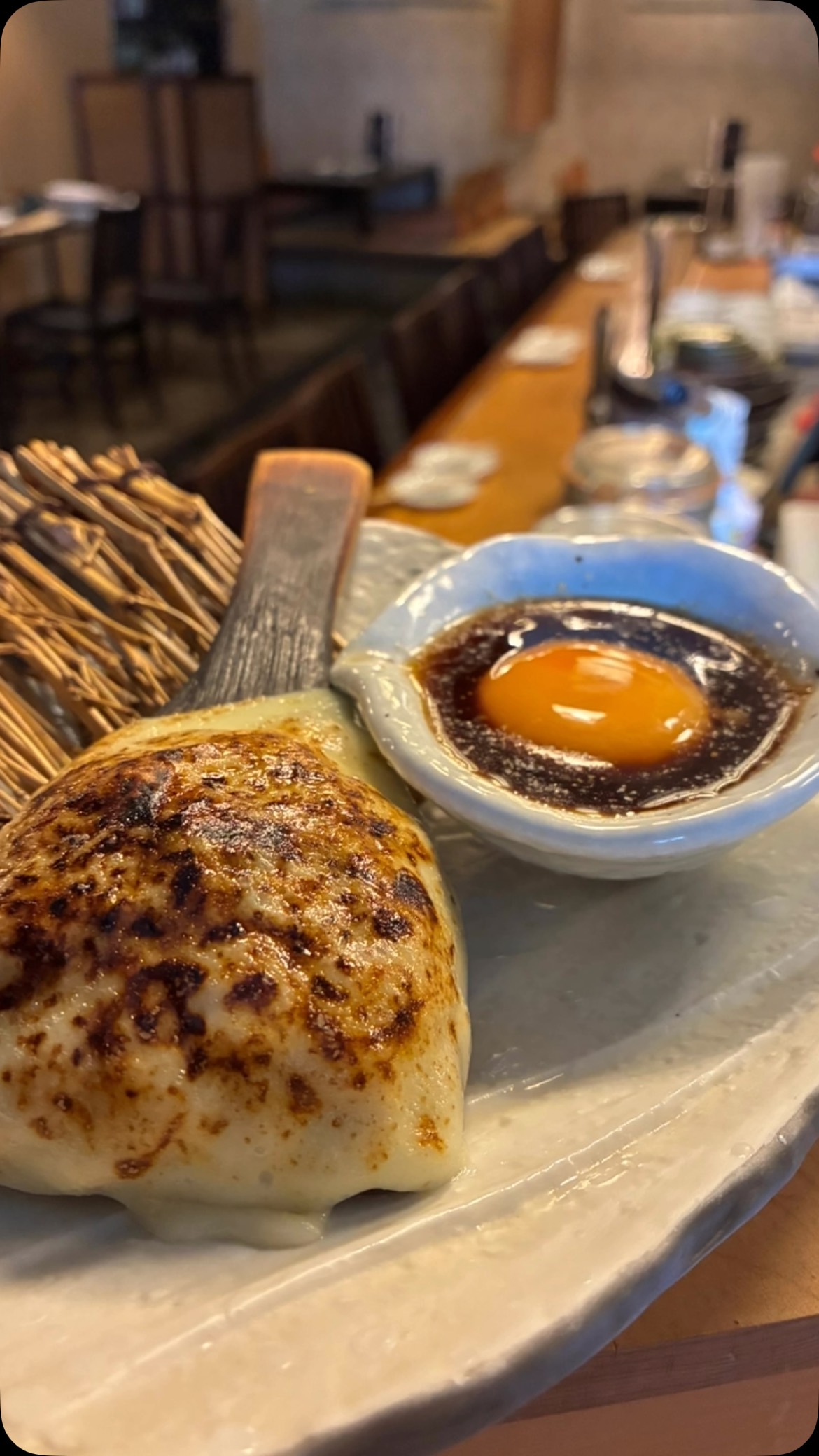 ついに40度超えましたね🥵

ちょこちょこっとつまめるつくね作りました️
チーズたっぷりにつくねのコリコリ食感タレに搦めてぜひ食べてみてください
