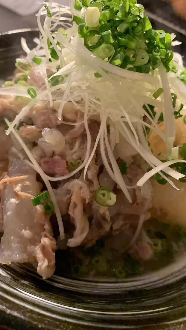 沖縄料理のソーキ大根できました！
大根がほろほろなのはもちろんのことお肉もボロボロになるまで煮込み味もしみしみでいいつまみです。