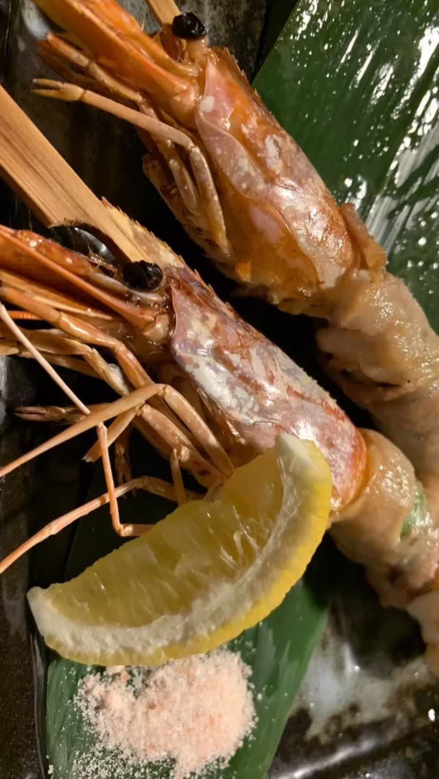 ふとした時に食べたくなる味
エビの大葉肉巻き🦐
エビの香り抜群に大葉のサッパリ感お肉の滴る脂この相性は最高です
あいにくの雨ですがお店は元気に営業していますのでぜひぜひお待ちしております。
 
    #
   #🦐