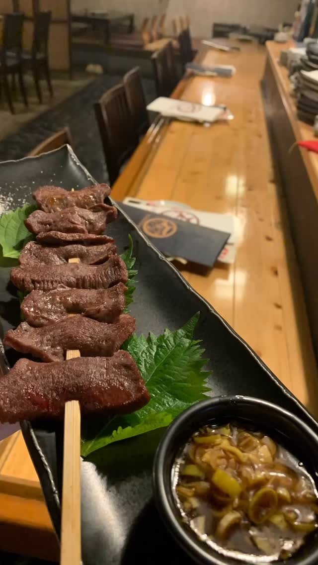 さぁ来ました️
牛タン串焼き
BIGサイズで食べ応え超絶抜群っす！タンなのでコリコリ感を超強烈に感じさせていただきます！味付けはシンプルに塩コショウ、さらに変化球でネギだれでございます️
 
 
 
 
 #