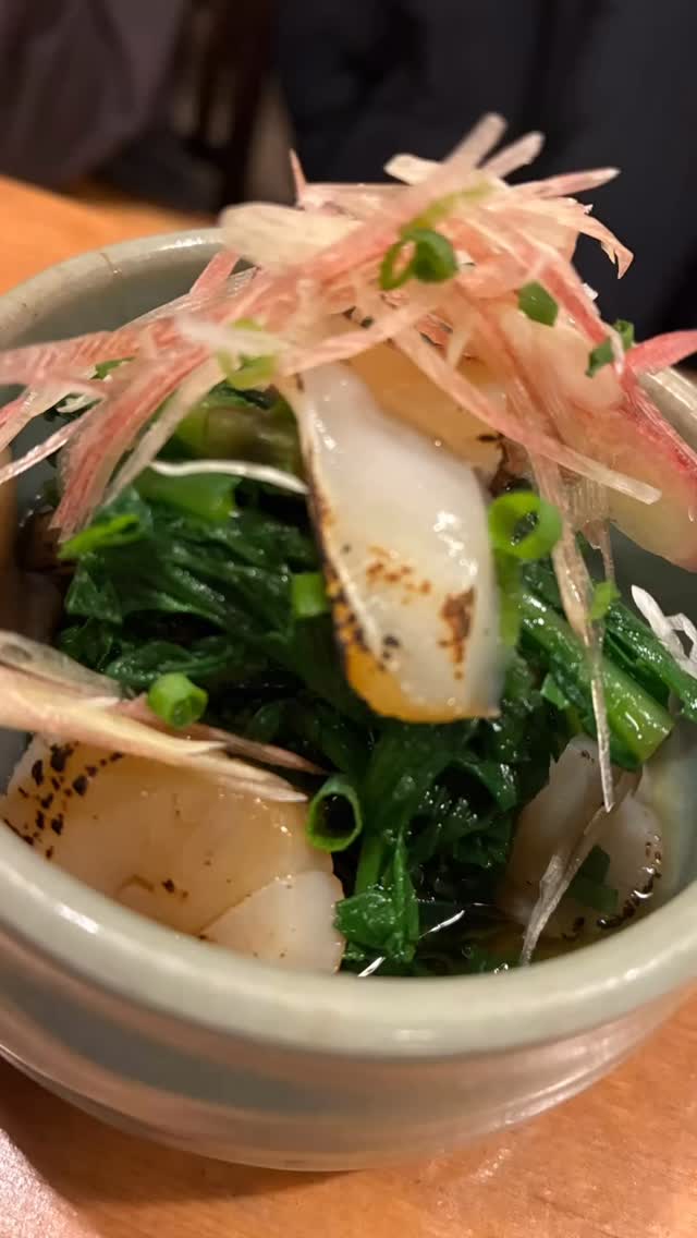 あっさりと香りを楽しむメニューの
炙り漬けホタテと春菊のおひたし作りました️
春菊の香りを楽しむのはもちろんなのですが炙った漬けホタテもこれまた美味なのでそれと一緒に召し上がれ